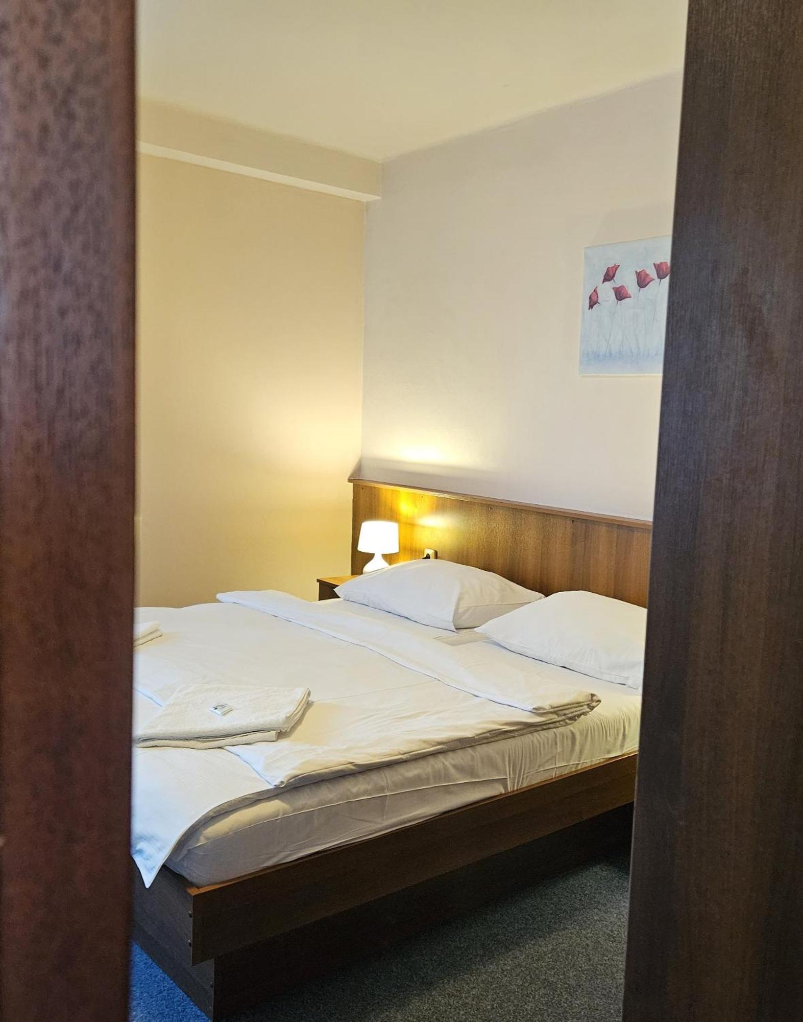 Hotel Trim Pardubice Exterior foto